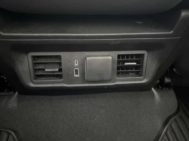 Used 2024 Onyx Black GMC Elevation image 31
