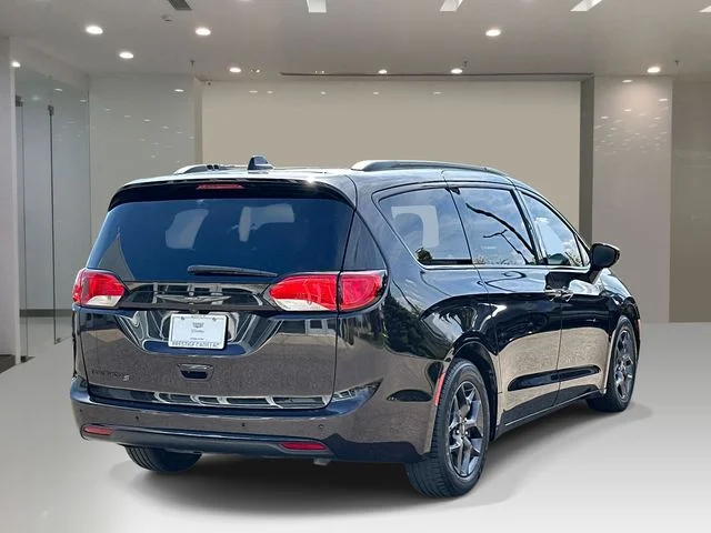 Used 2019 Black Chrysler Touring L Plus image 4