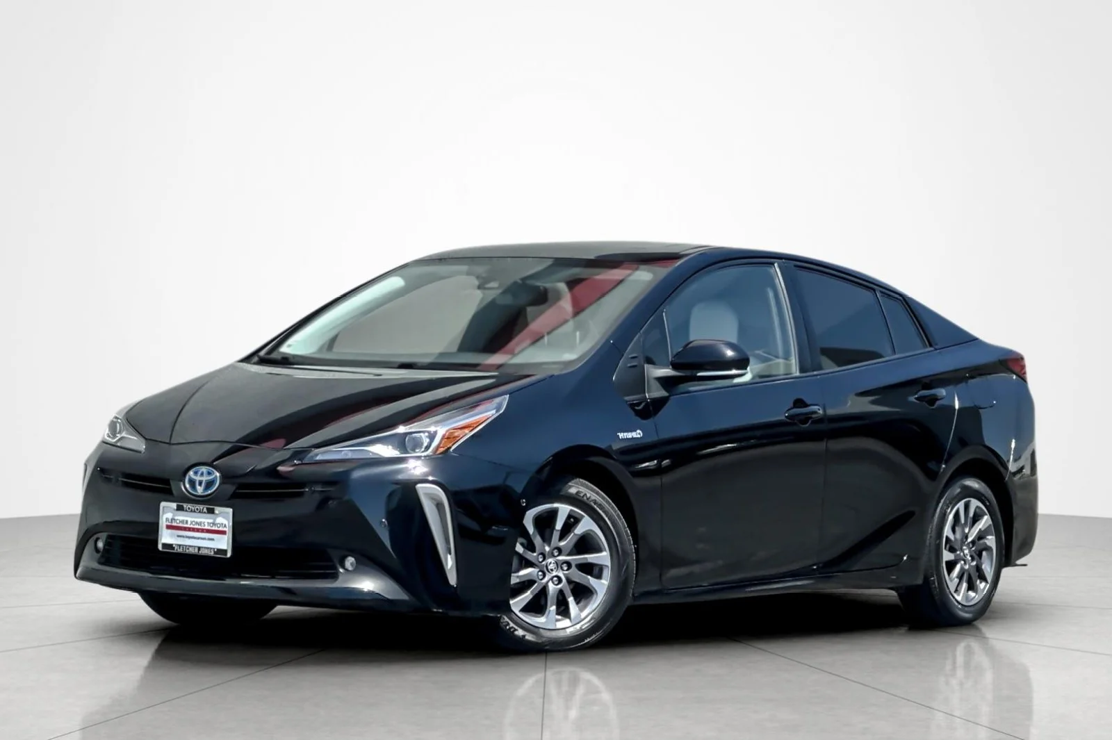 2022 Toyota Prius Limited FWD's photo