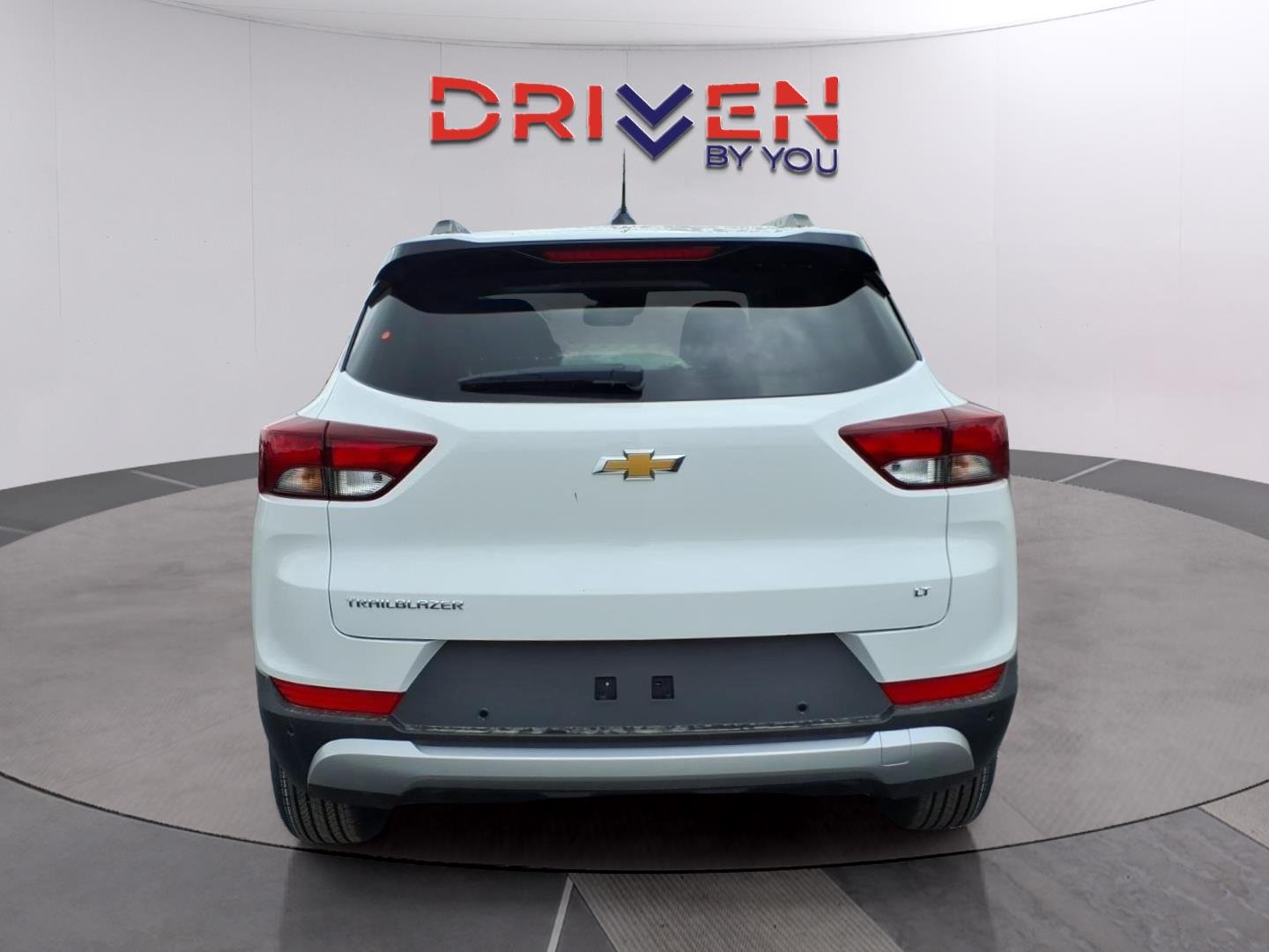 New 2026 Summit White Chevrolet LT image 4