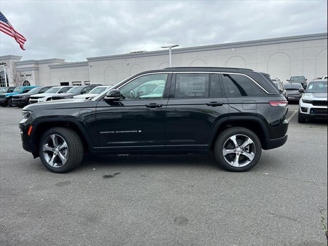 Used 2024 Rocky Mountain Pearlcoat Jeep  image 16