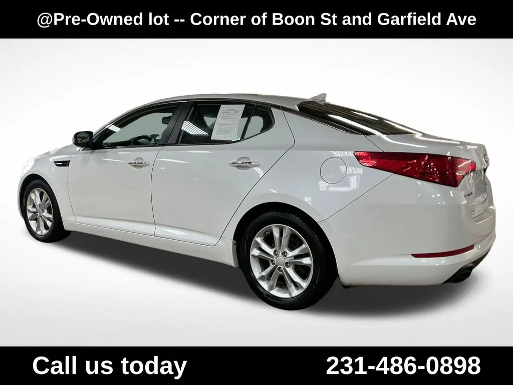 Used 2012 White Kia EX image 3
