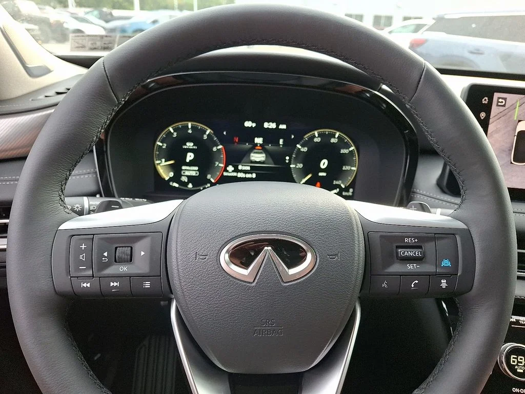 New 2026 White INFINITI LUXE image 17