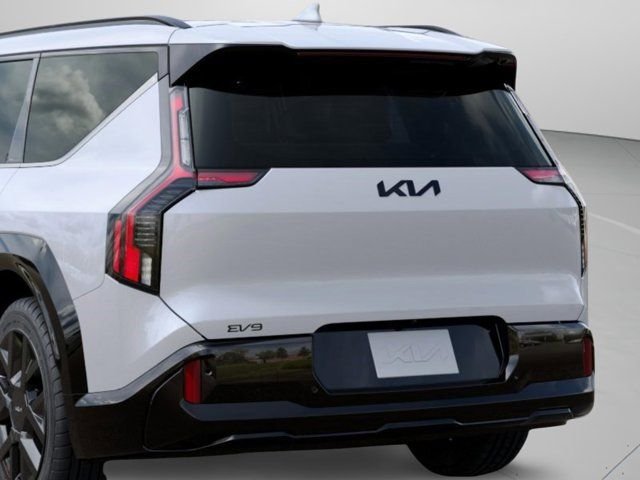 New 2026 White Kia Land image 23