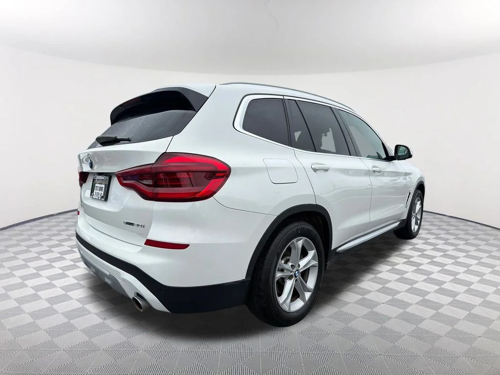 Used 2021 White BMW sDrive30i image 5