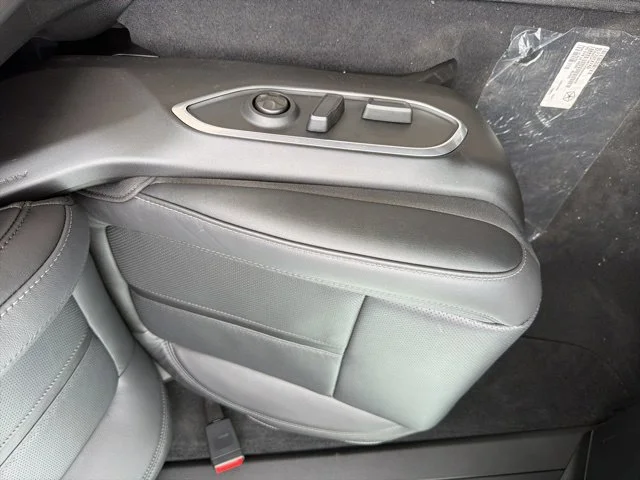 New 2026 White Jeep Limited Altitude image 13