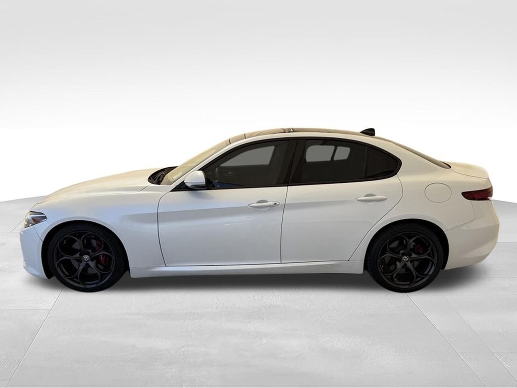 Used 2019 White Alfa Romeo Ti Sport image 8