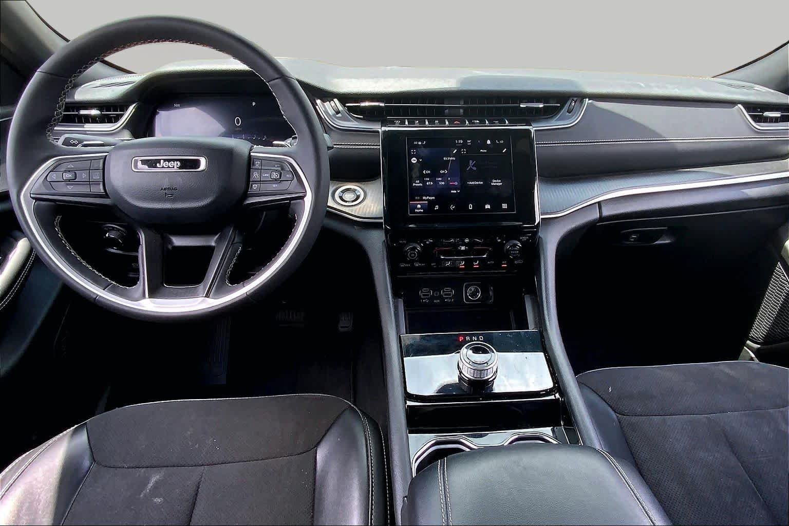 Certified Used 2023 Diamond Black Jeep Altitude image 15