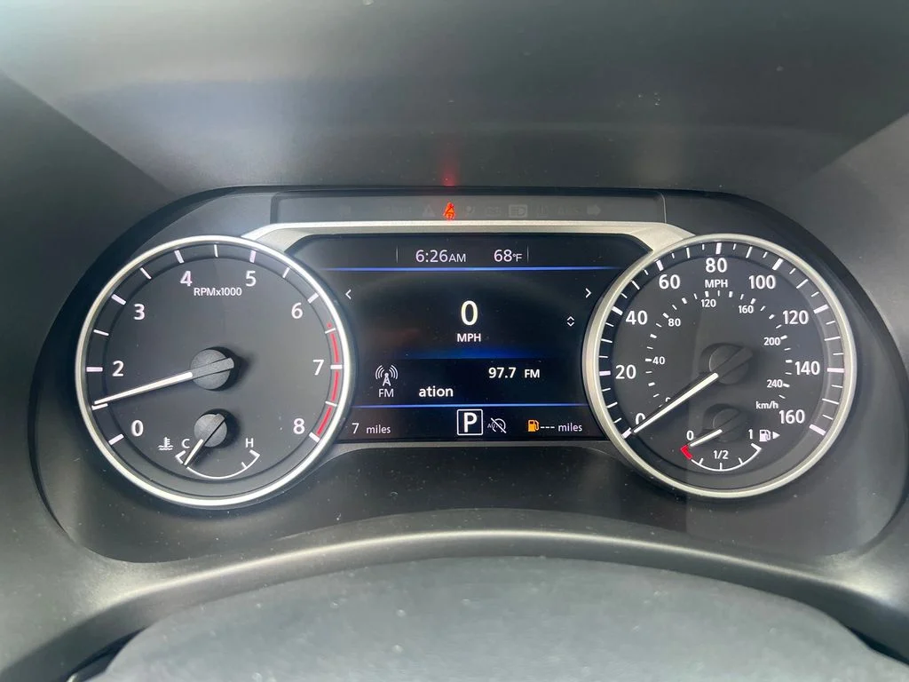 Used 2025 Black Nissan SR image 17