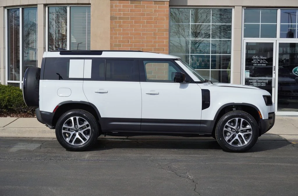 New 2026 Fuji White Land Rover S image 8
