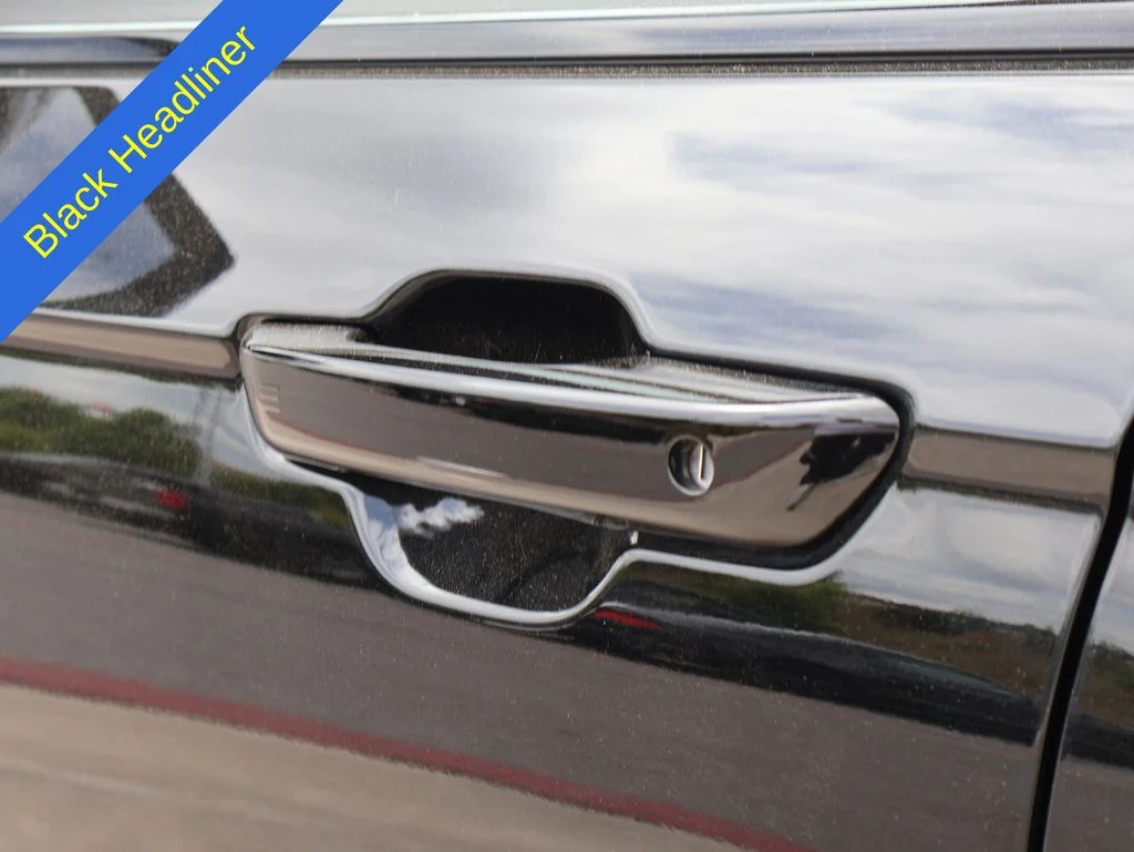 Used 2025 Black Jeep Altitude image 20