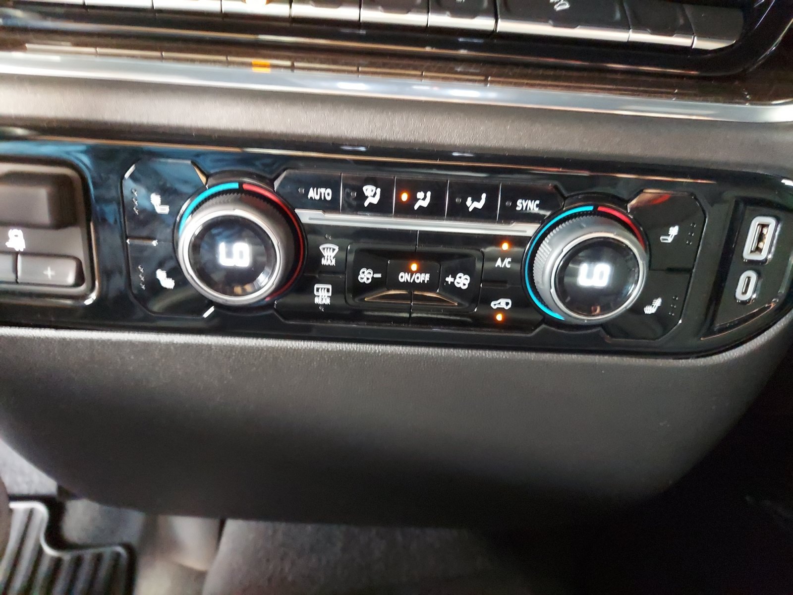 Used 2024 Black Chevrolet LT image 18