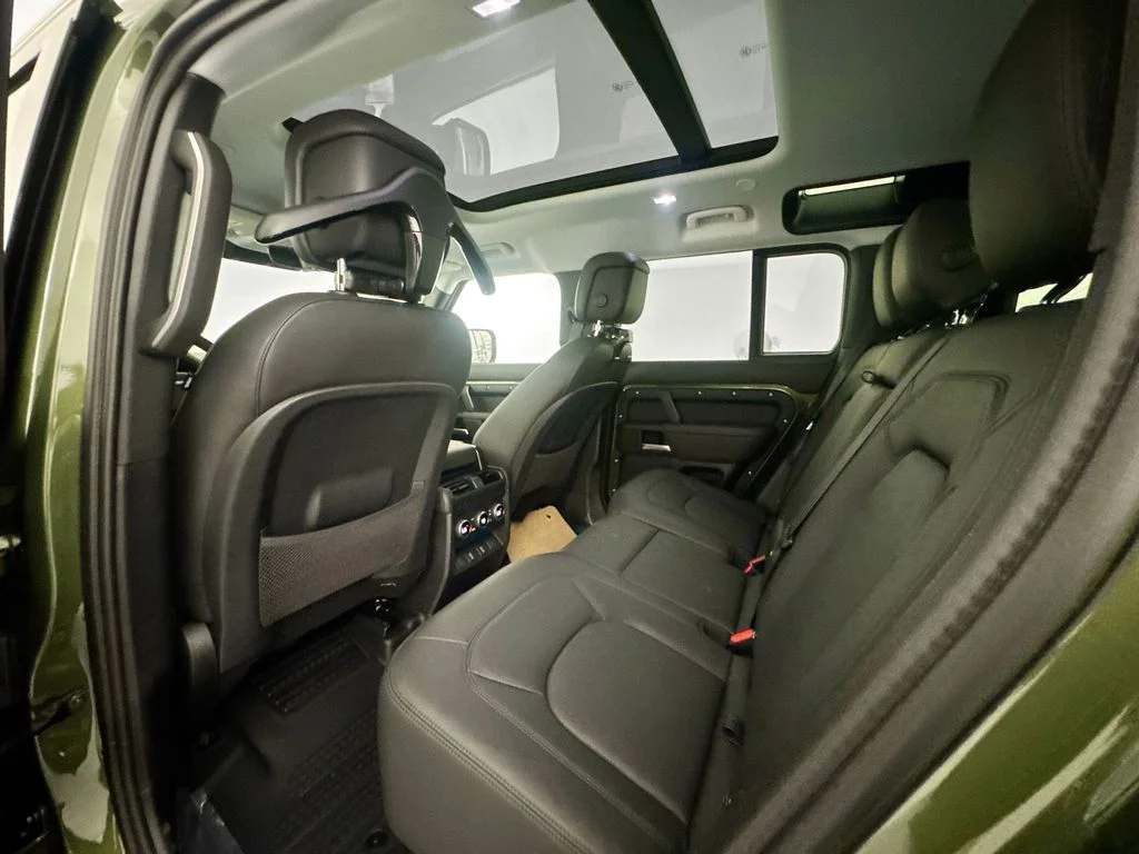 New 2026 Woolstone Green Land Rover S image 24