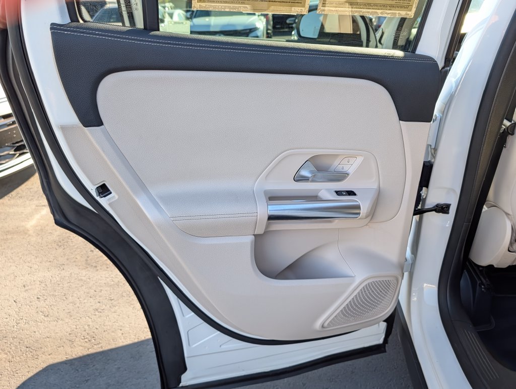 Used 2021  Mercedes-Benz GLA 250 image 16