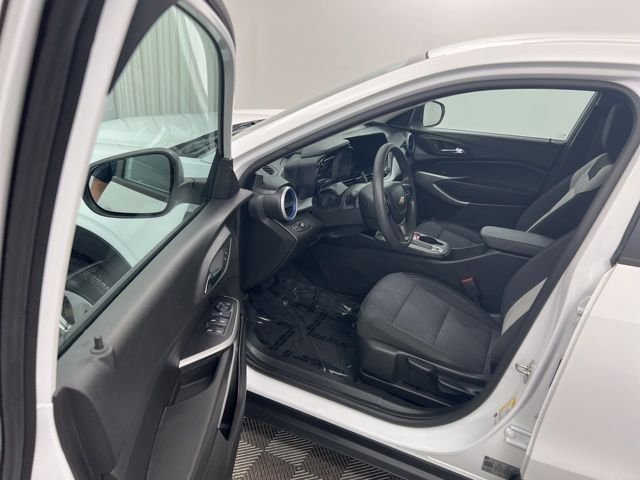 Used 2024 Summit White Chevrolet LS image 12