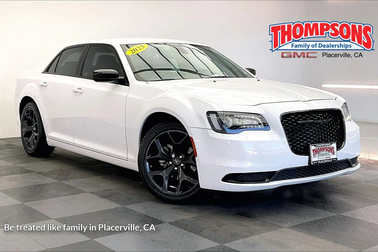 2023 Chrysler 300 Touring's photo