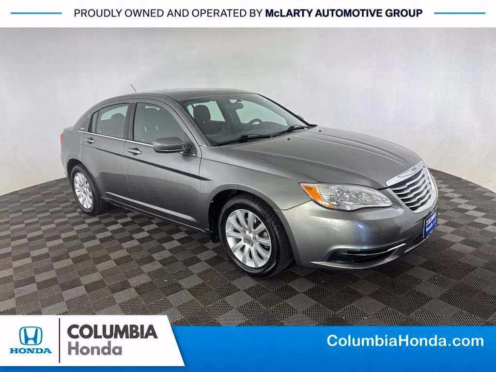 Used 2012 Gray Chrysler Touring image 1