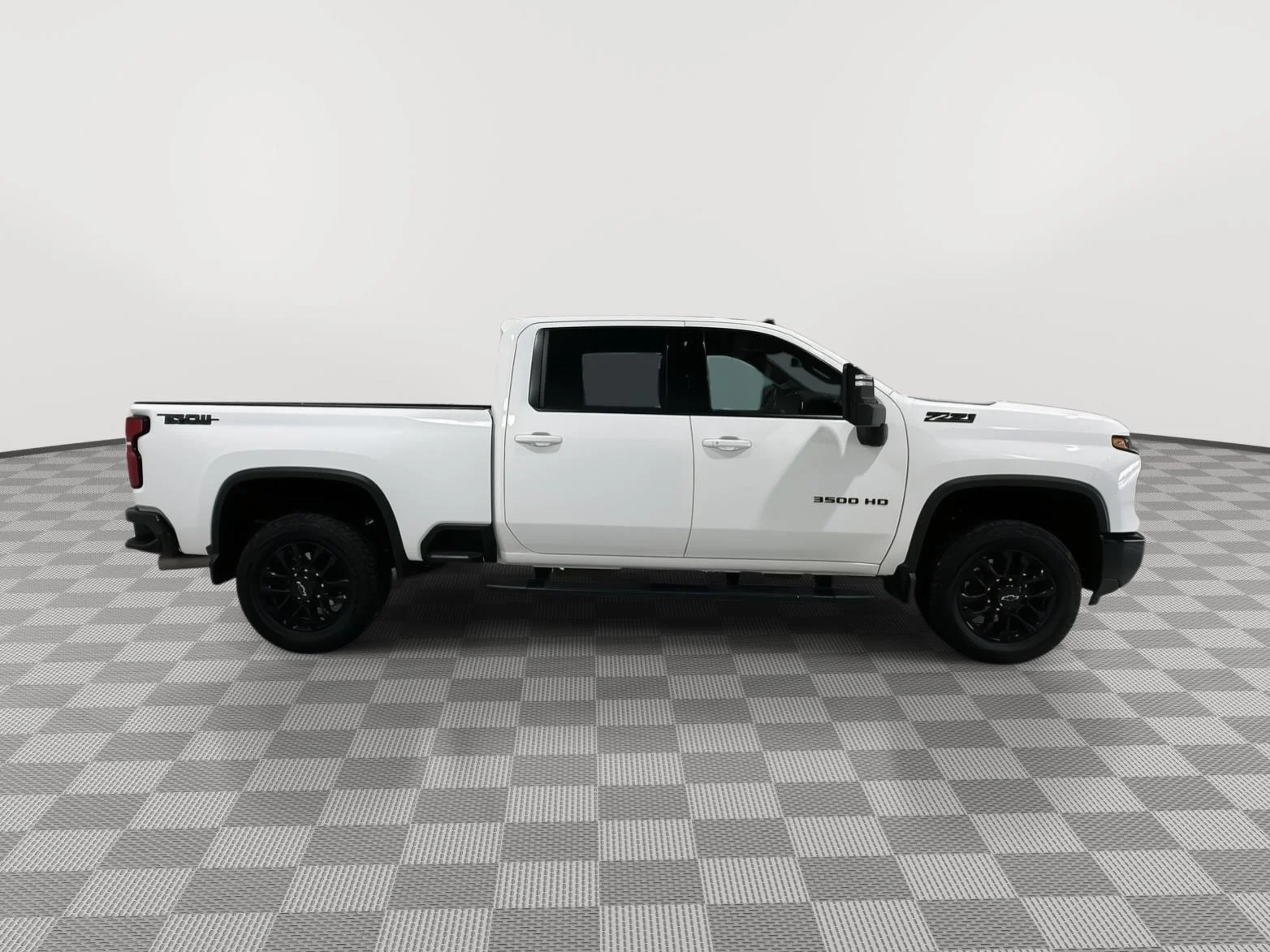 Used 2025 Summit White Chevrolet LTZ image 6