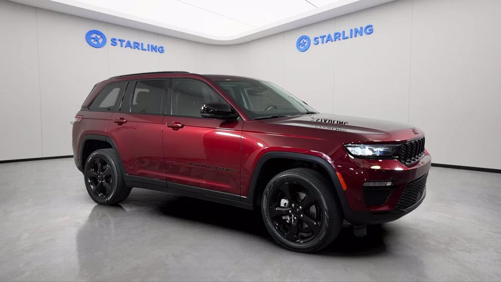 Used 2023 Red Jeep Limited 4x2 image 13