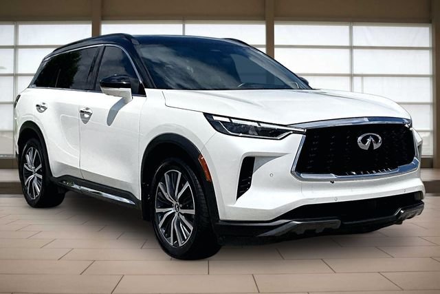Used 2023 Black INFINITI Autograph image 11