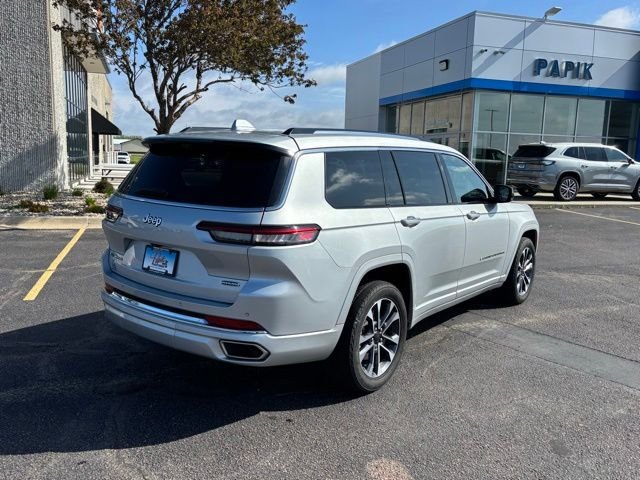 Used 2021 Silver JEEP Overland image 2