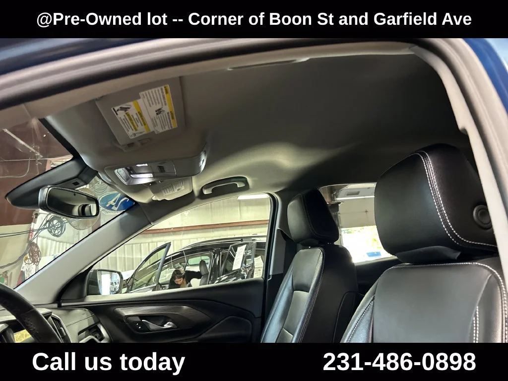 Used 2024 Blue GMC SLT image 13