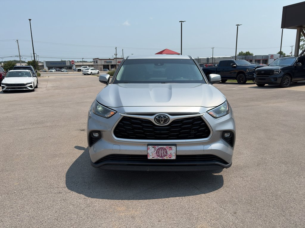 Used 2022 Celestial Silver Metallic Toyota LE image 8