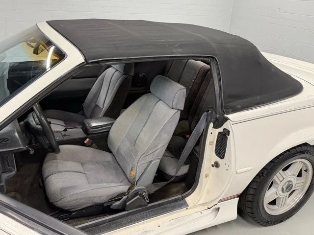 Used 1990  Chevrolet RS image 17