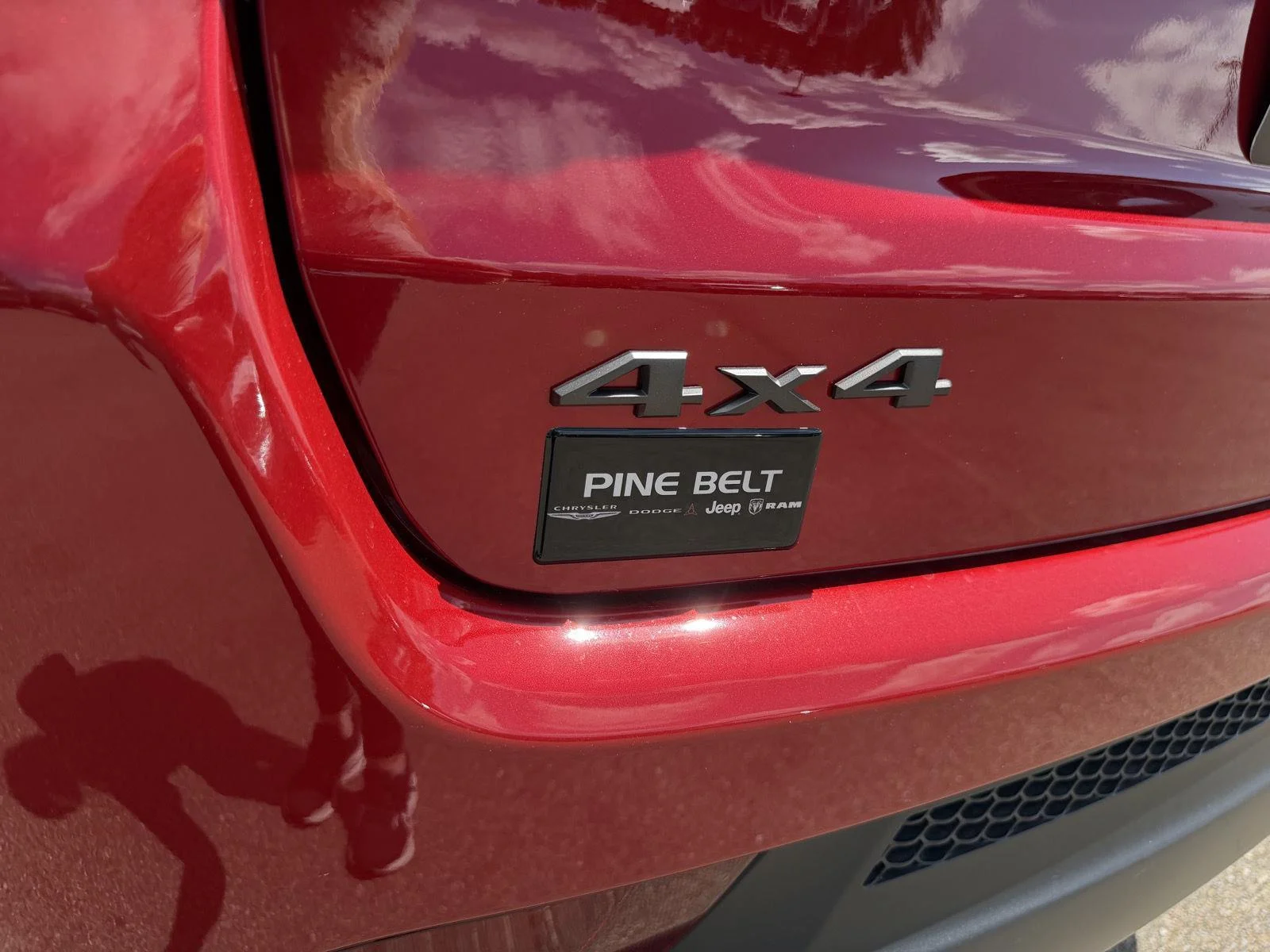 New 2026 Red Hot Pearl-Coat Exterior Paint Jeep Latitude Altitude image 27