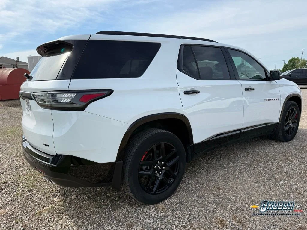 2021 Chevrolet Traverse Premier - Photo 3