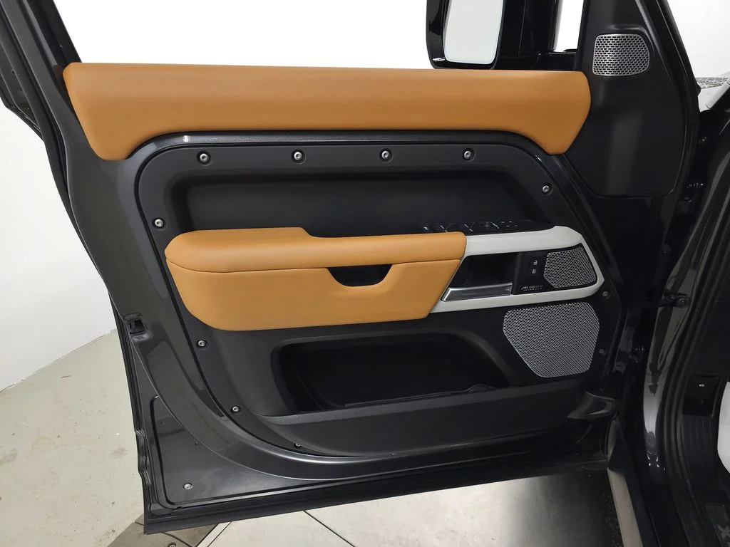 Certified Used 2024 Gray Land Rover X-Dynamic SE image 15