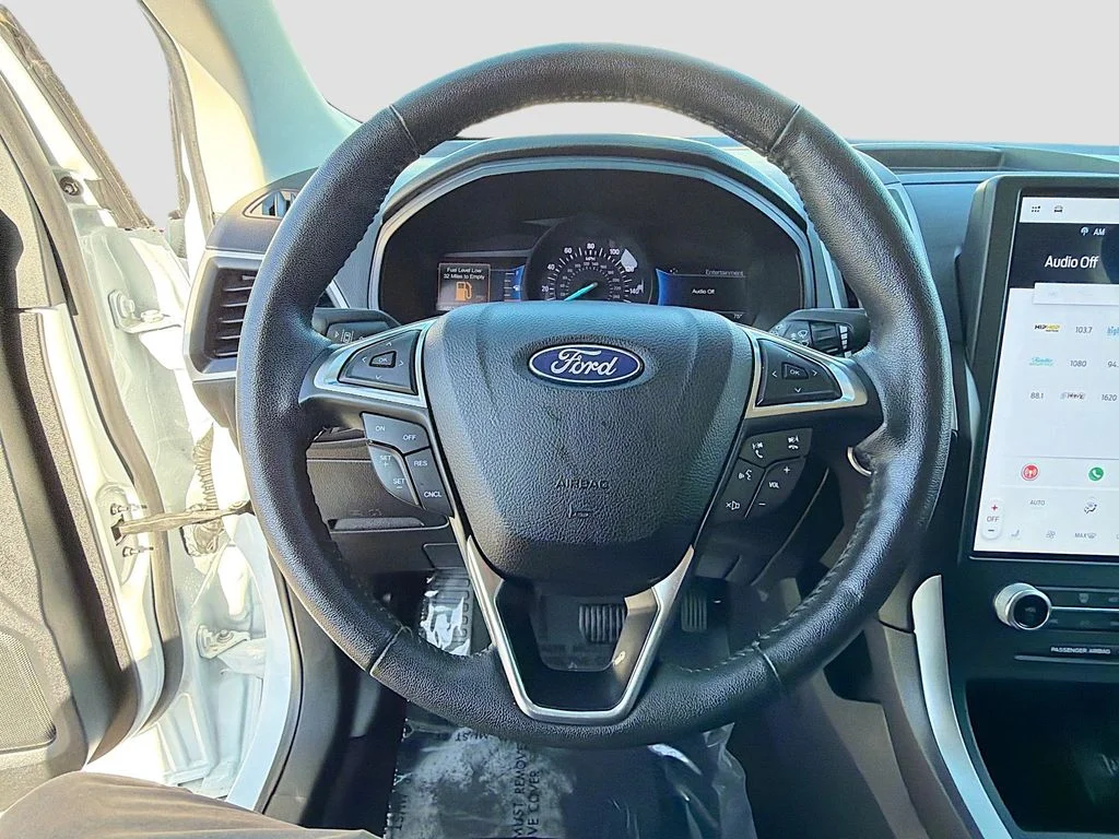 Used 2022 White Ford SEL image 36