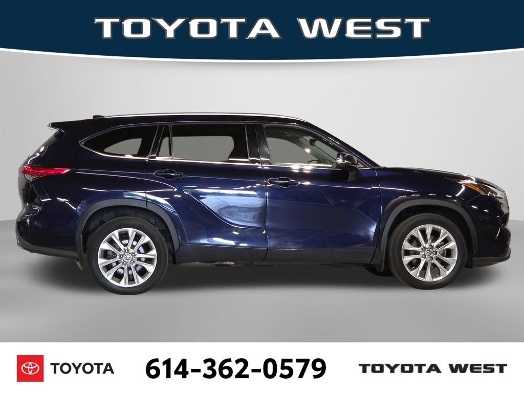 Used 2021  Toyota Limited image 4