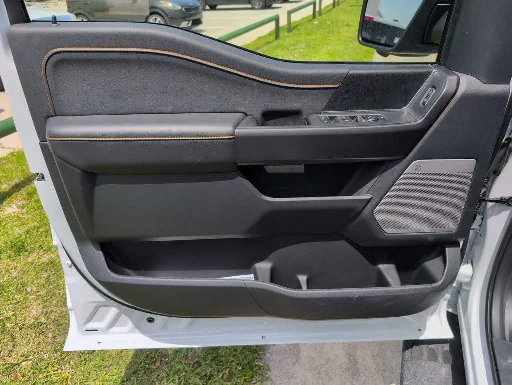New 2026 White Ford Tremor image 26