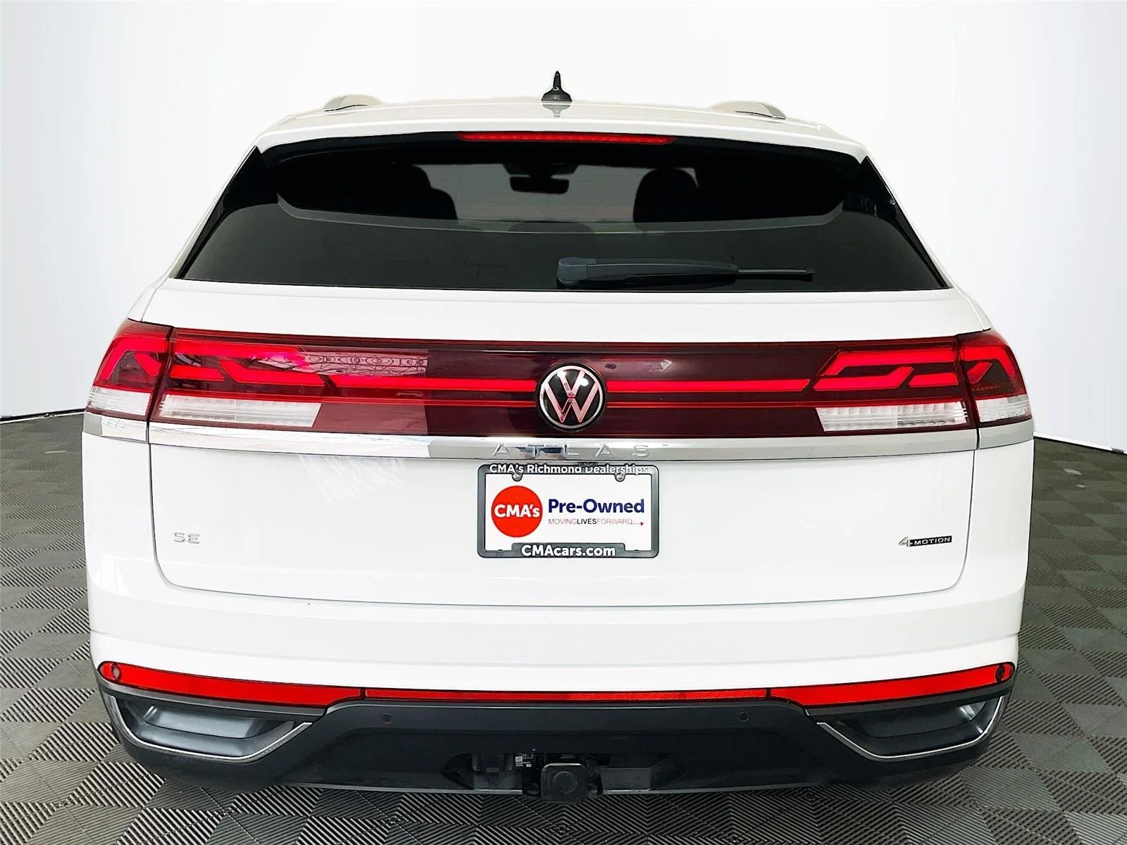 Used 2024 Pure White Volkswagen 2.0T SE w/Technology image 7