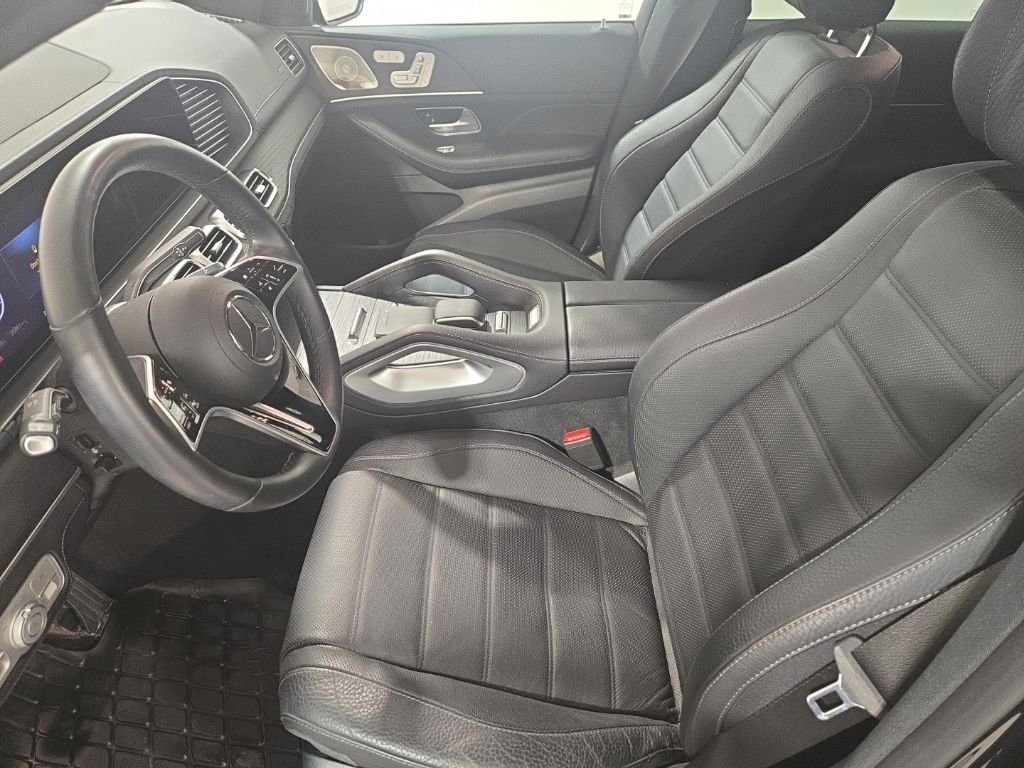 Used 2025 Obsidian Black Metallic Mercedes-Benz GLE 580 image 19