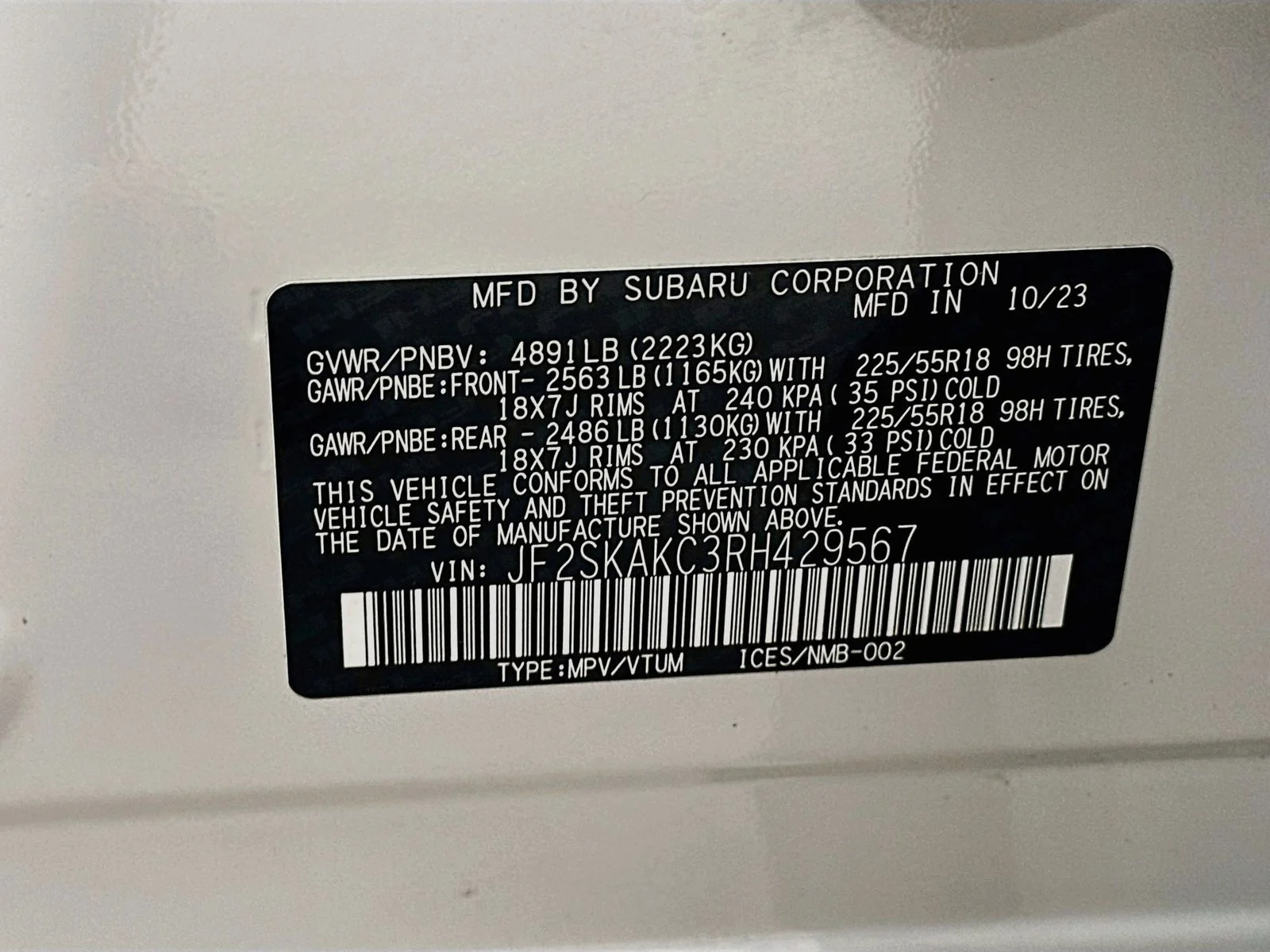 Used 2024 White Subaru  image 48