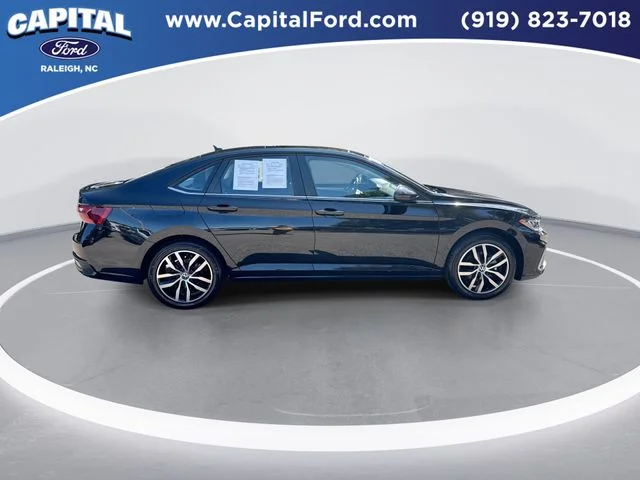 Used 2025 Silver Volkswagen 1.5T SE image 9