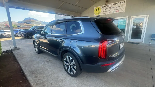 Used 2020 Gray Kia S image 3