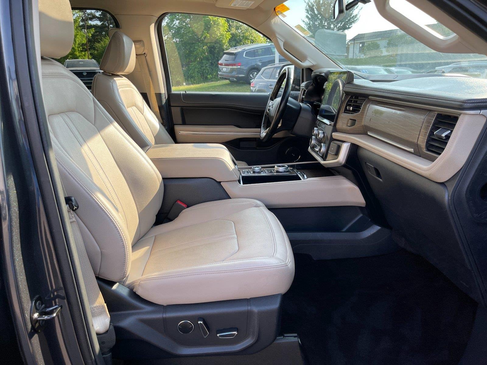 Used 2023 Dark Matter Gray Ford Limited image 40