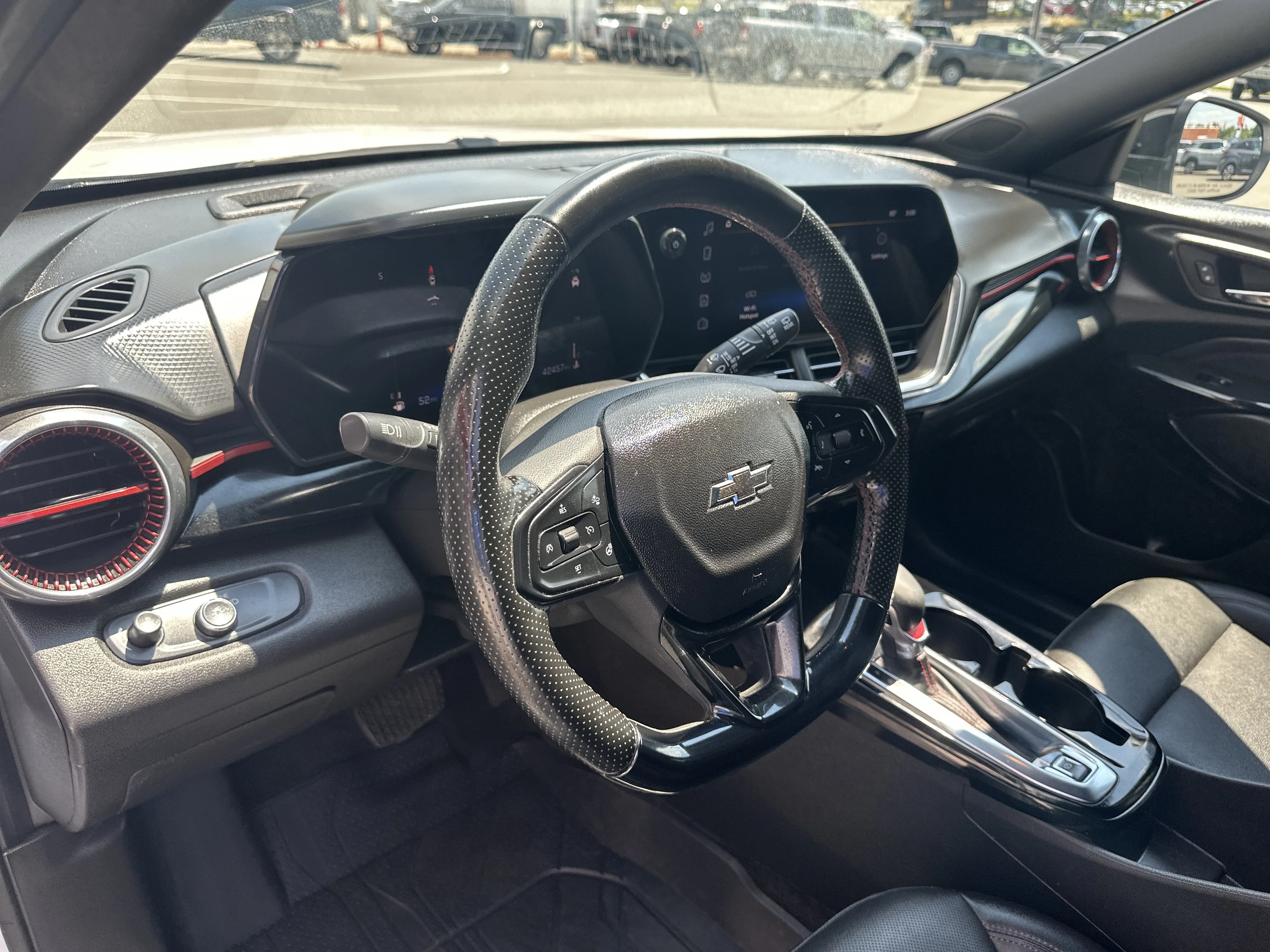 Used 2025 Summit White Chevrolet 2RS image 16
