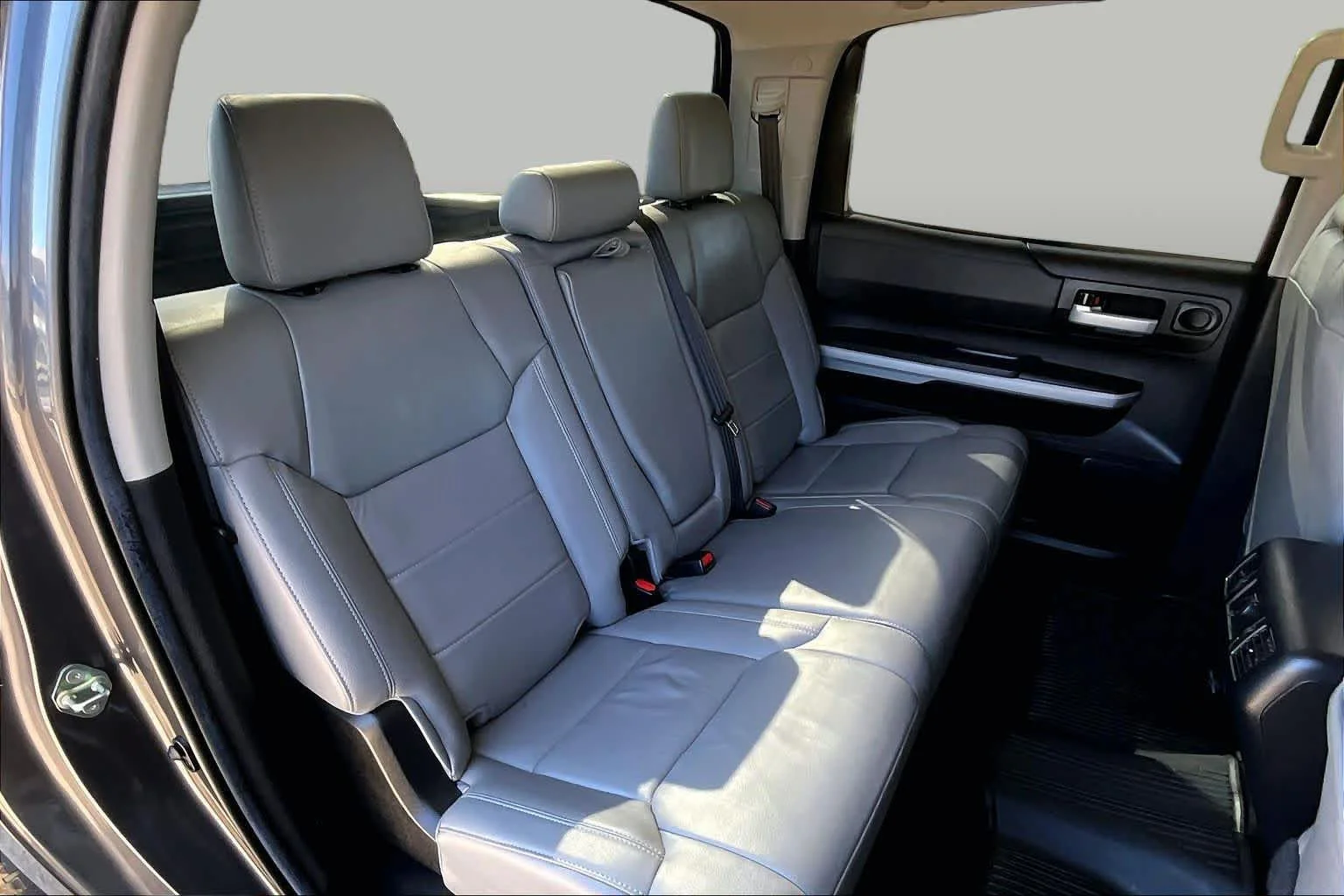 Used 2020 Magnetic Grey Metallic Toyota SR5 image 20