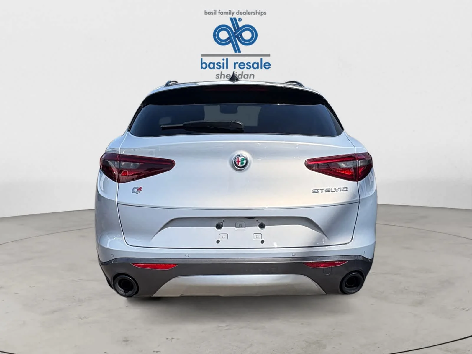 Used 2022 Moonlight Gray Metallic Alfa Romeo Ti image 6