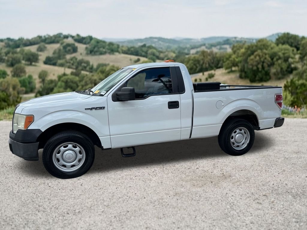 Used 2013 White Ford XL image 4