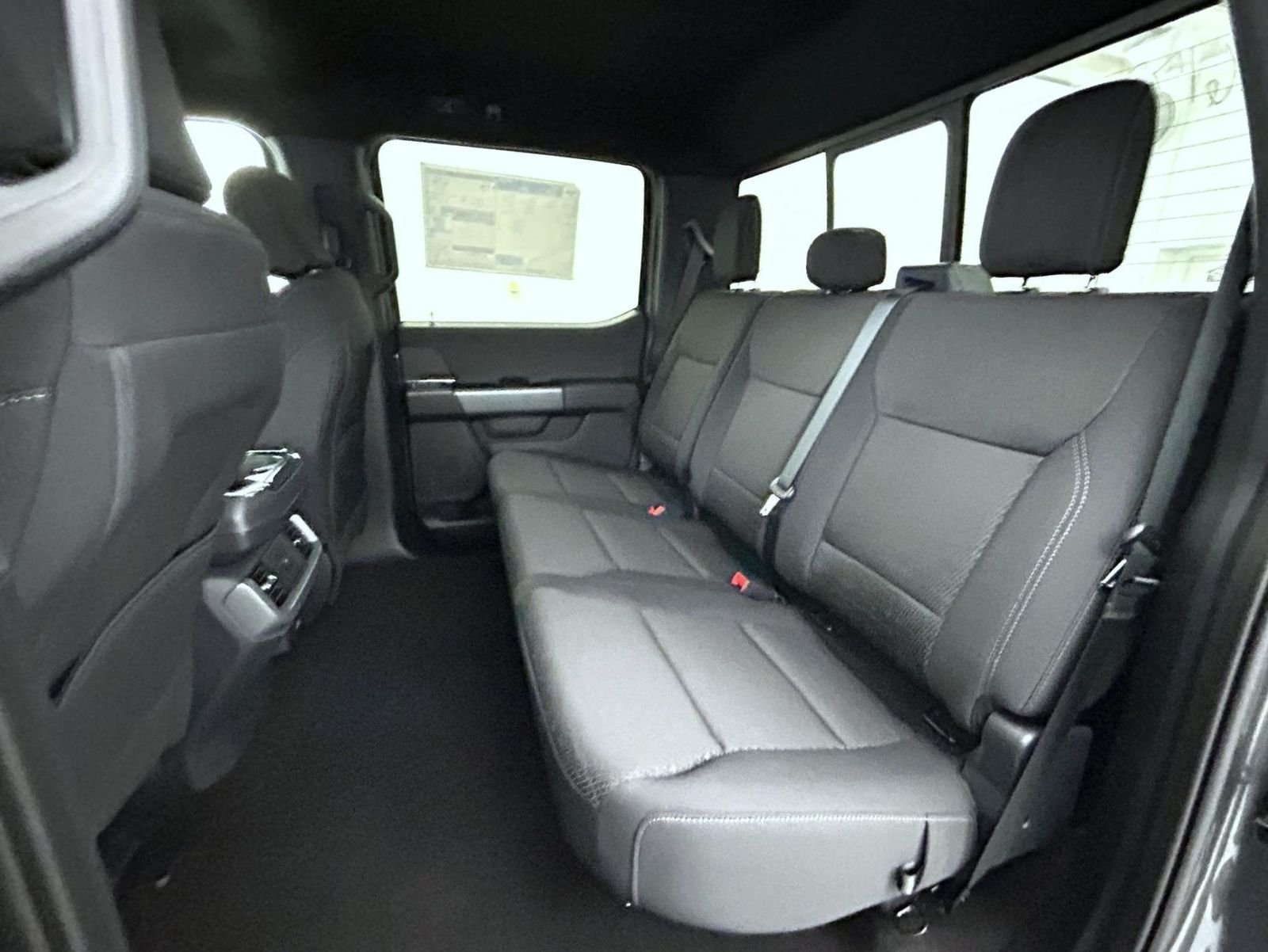New 2026 Carbonized Gray Metallic Ford XLT image 19