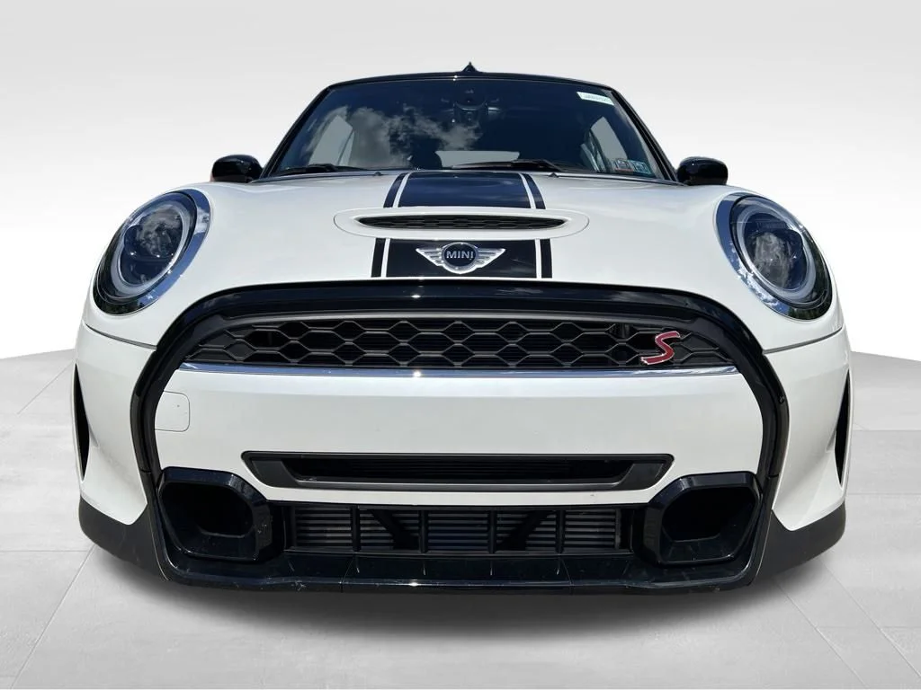 Used 2024 White MINI Signature image 8