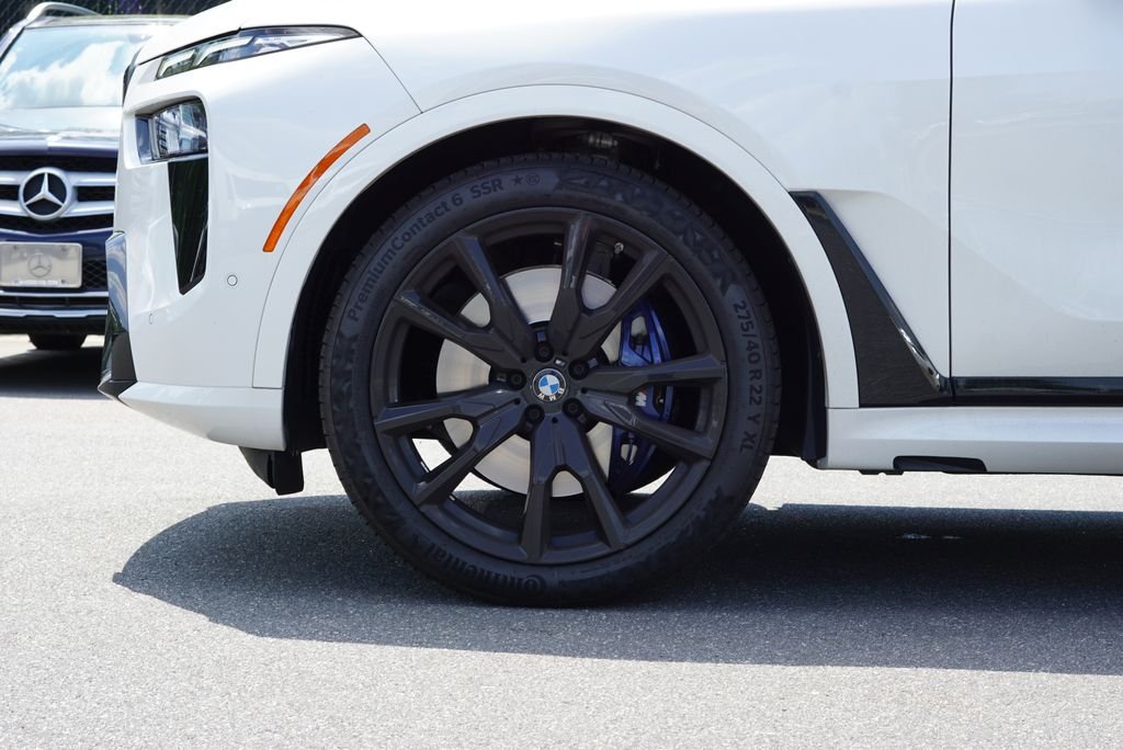 Used 2023 White Metallic BMW xDrive40i image 9