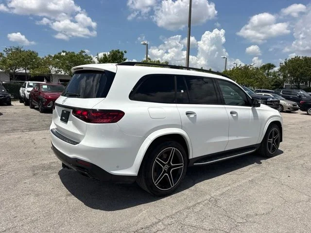 Used 2024  Mercedes-Benz GLS 450 image 3