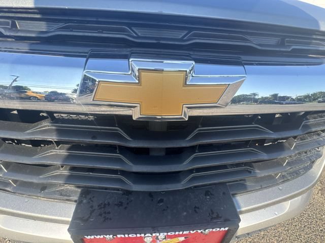 Used 2025 Sterling Gray Metallic Chevrolet LT image 30
