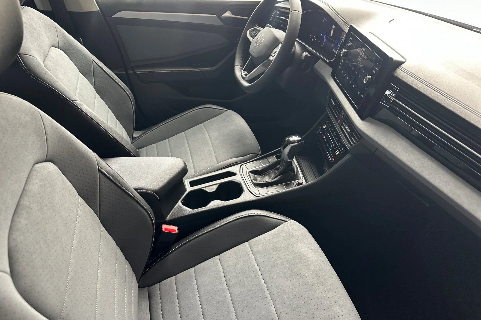New 2026 Silver Volkswagen 1.5T SE image 13
